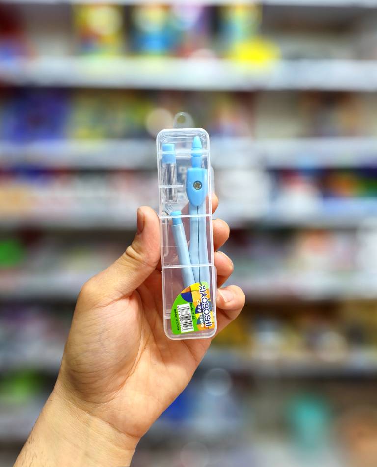 پرگار فلزی رنگی به همراه نوک